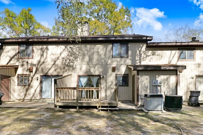 Building Photo - RENOVATED 2 BR | 2 BA Townhome in Goldsboro *less than 2 miles from SJAFB*
