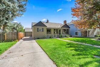 Building Photo - Charming 1940's Bungalow w/3 Bedrooms & 3 ...