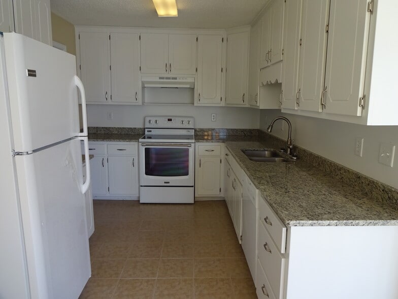 Building Photo - 304 High Point Pl