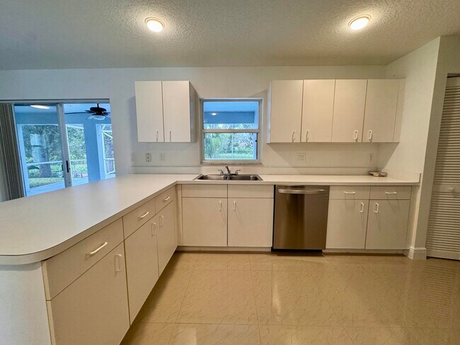 Building Photo - 1132 Hatteras Cir