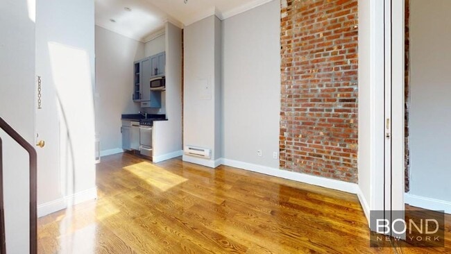 Building Photo - 697 Tenth Avenue