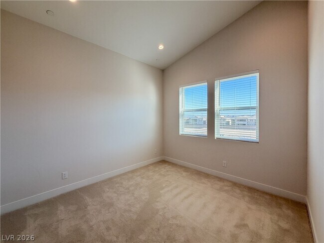 Building Photo - 10761 Canyon Bloom Dr