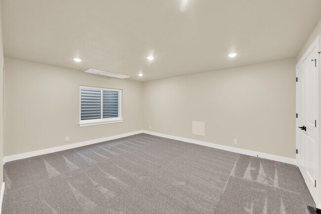 Building Photo - 4333 Park Hollow Ln