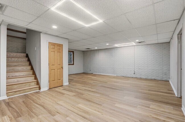Building Photo - ? Luxury Living in Saginaw Township | 4 Bed • 4 Bath ?