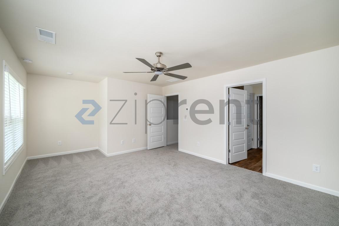 Building Photo - Unit Unit 4