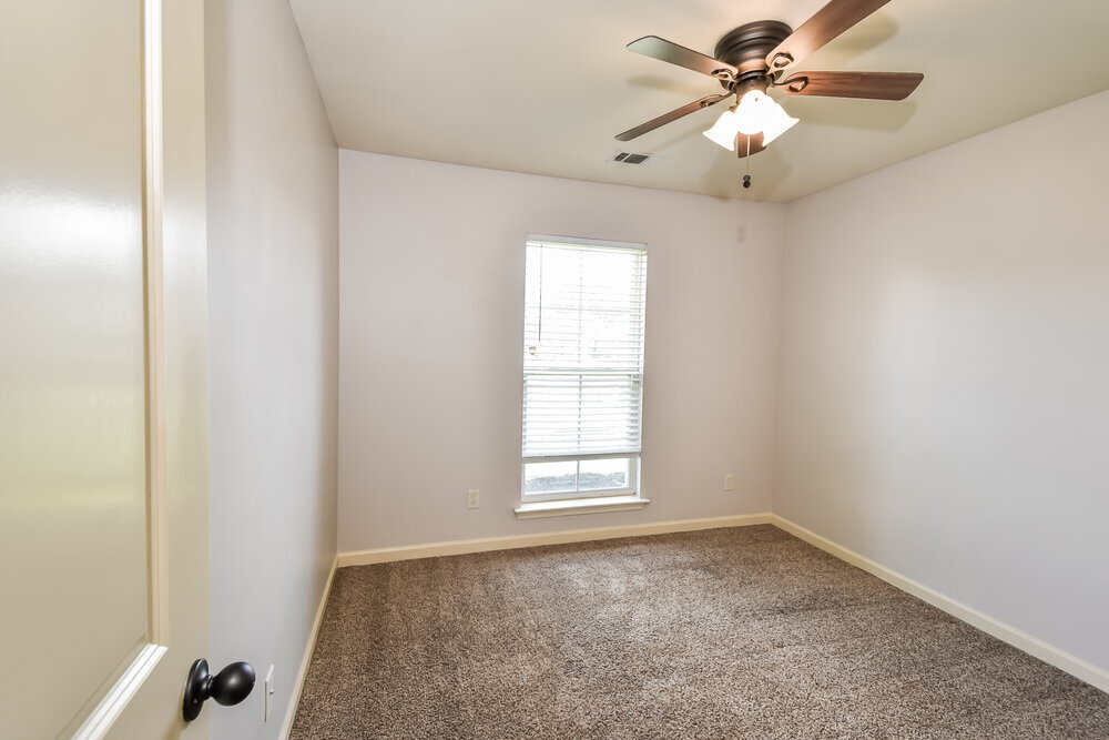 Building Photo - 2639 Cherry Tree Dr