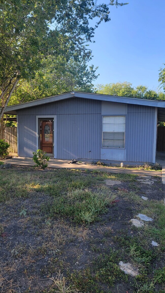 Primary Photo - 6018 Royal Valley St