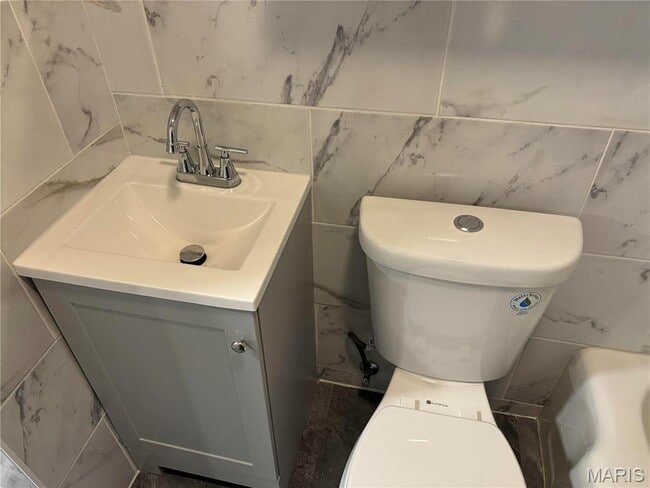 Building Photo - 840 Pershall Rd