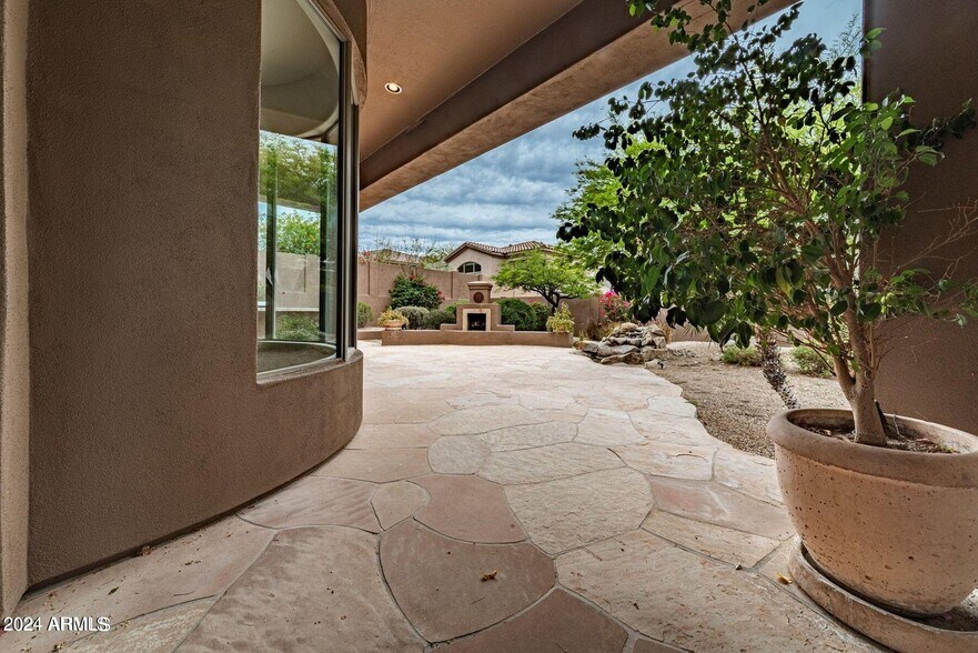 Building Photo - 11473 E Blanche Dr