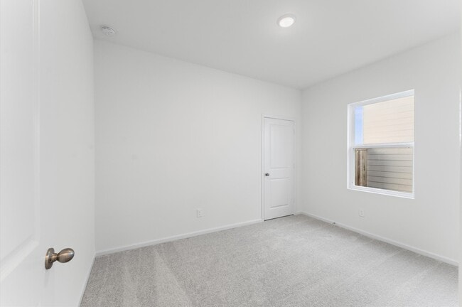 Building Photo - 8742 Vacek Xing Wy