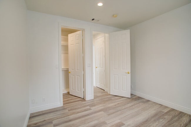 Building Photo - 4318 Mesa St