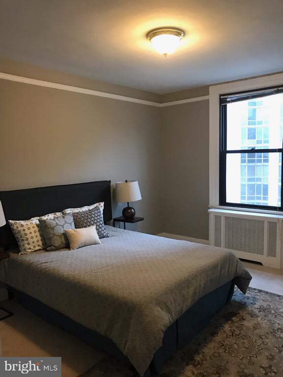 Building Photo - 2031 Locust St