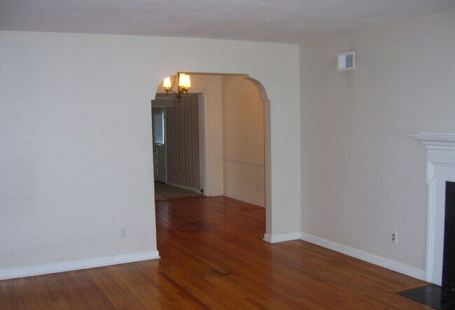 Building Photo - Kensington Park