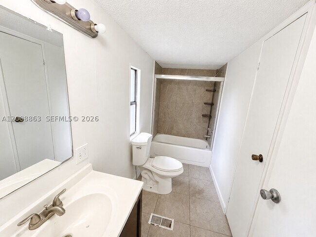 Building Photo - 3028 SW 50th St