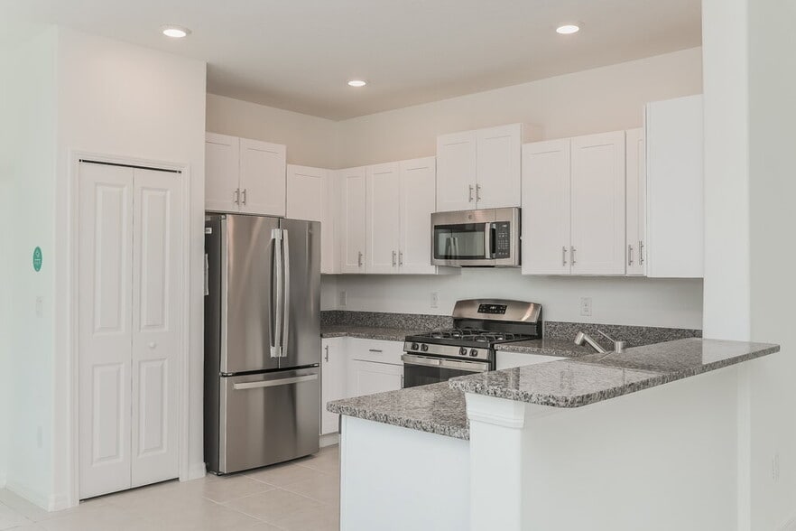 Building Photo - 2129 Great Sapphire Ln