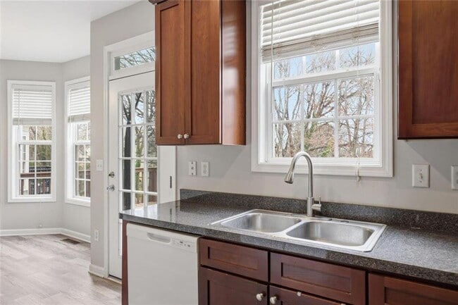 Building Photo - 1849 Spring Ave NW