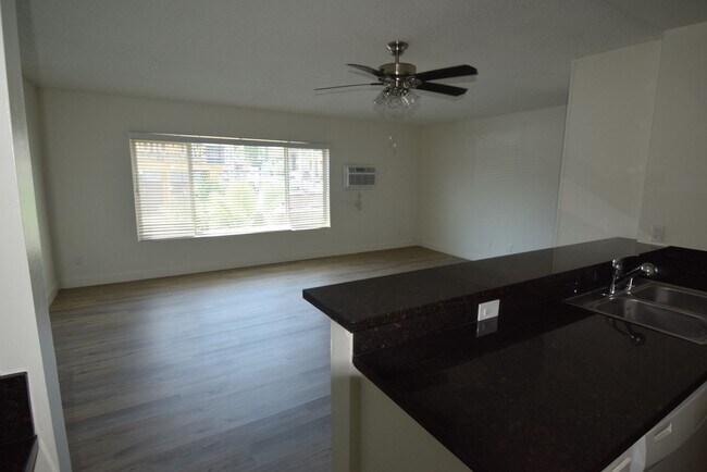 Building Photo - 4414 Woodman Ave