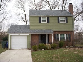 Building Photo - **3-BEDROOM HOME W/ ATTACHED GARAGE IN BEECHWOLD!!**