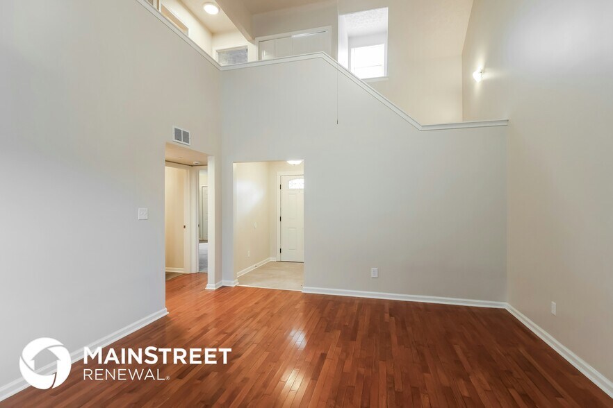 Building Photo - 8007 Apple Valley Dr