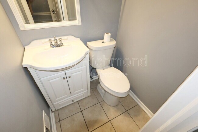 Building Photo - 1929 Millsap Ln