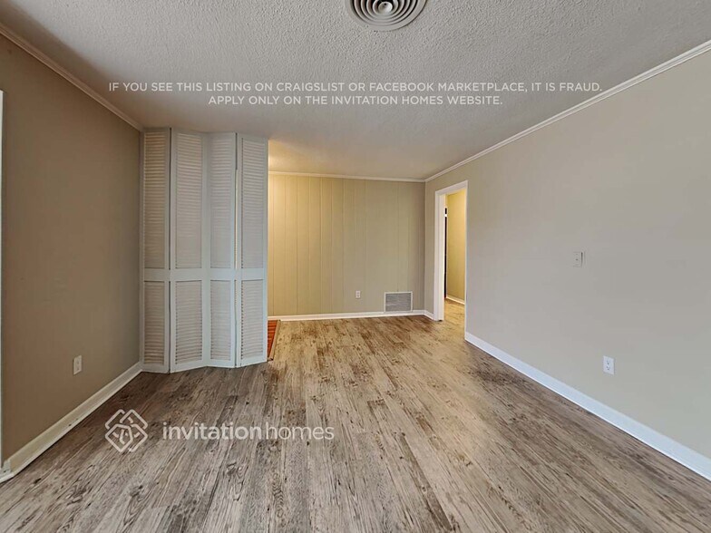 Building Photo - 14298 Hetrick Cir S