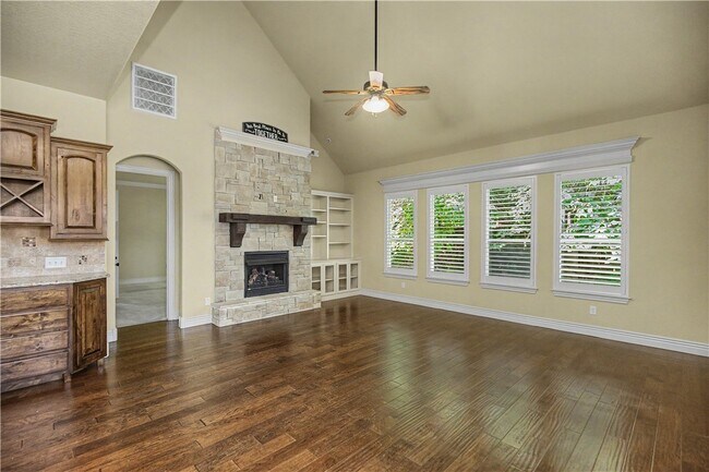 Building Photo - 6600 Willowridge Ln