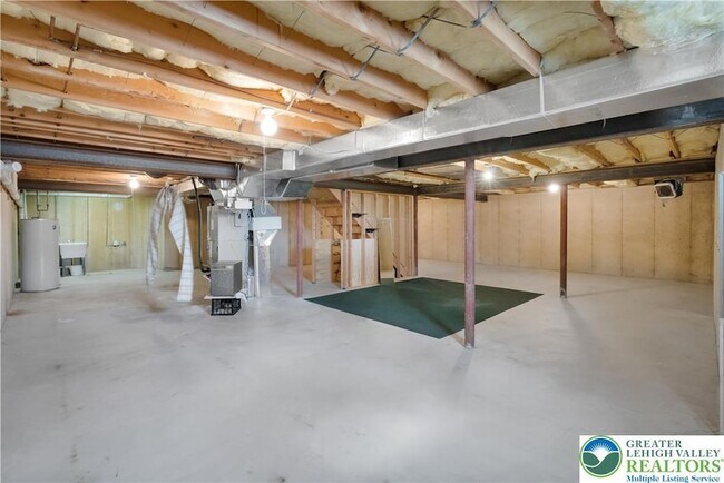 Building Photo - 5721 Crawford Dr