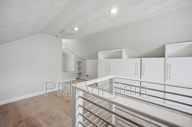 Building Photo - 1906 Montclair Ave