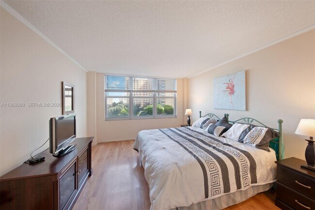 Building Photo - 2751 S Ocean Dr