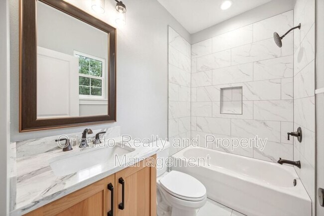 Building Photo - 444 Delaney Park Dr