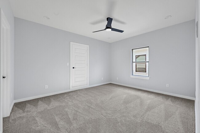 Building Photo - 90 Burress St