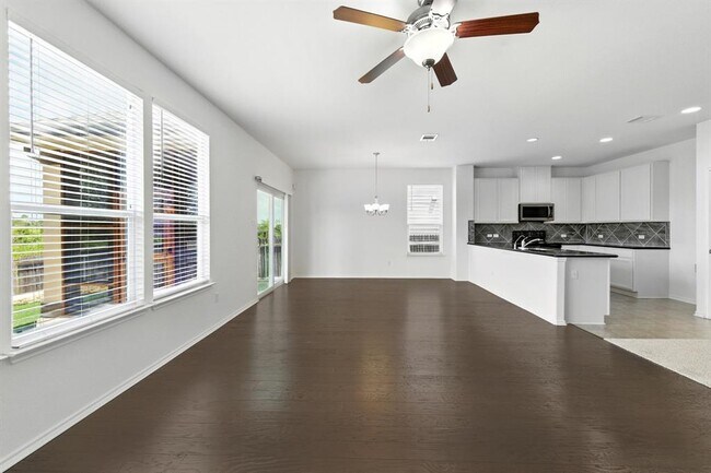 Building Photo - 173 Apricot Dr