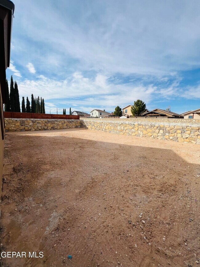 Building Photo - 12369 Tierra Apache Rd