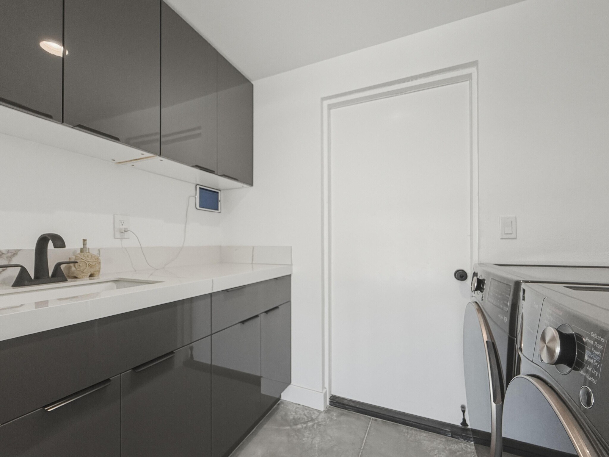 Building Photo - 2197 Jacques Dr