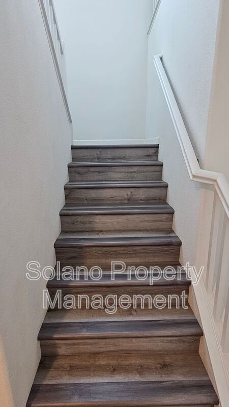 Building Photo - 1205 Niemann St