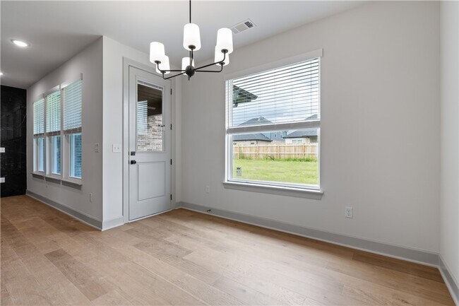 Building Photo - 1121 Whistler St