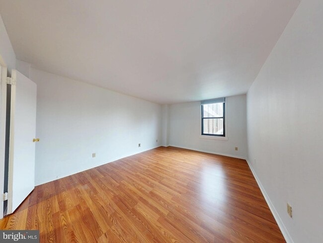 Building Photo - 4600 Duke St