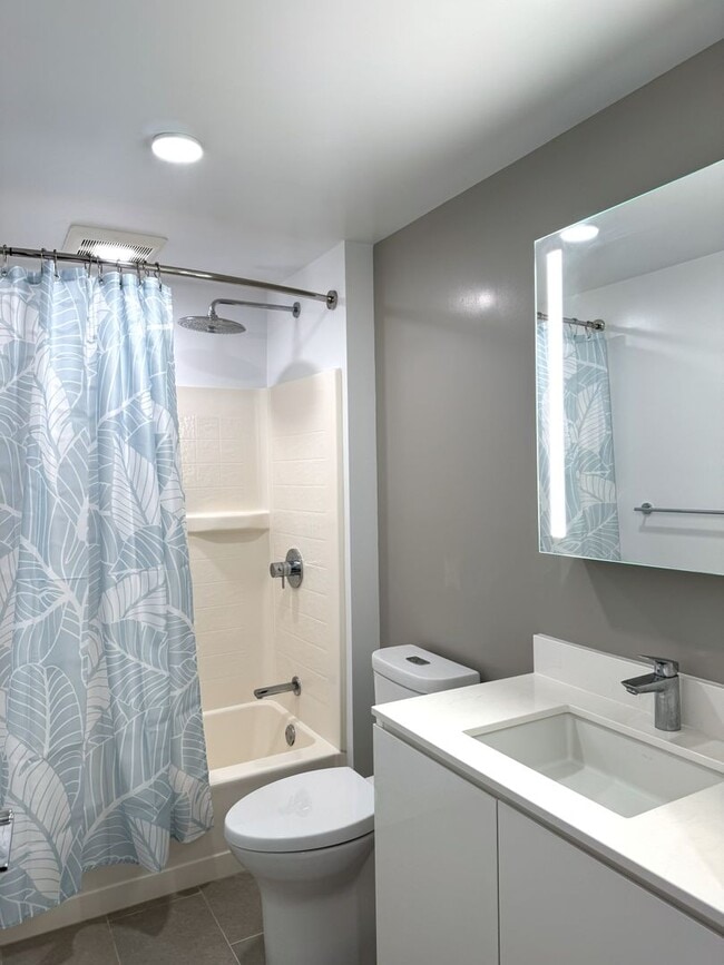 Building Photo - Aalii - Move in Ready One Bedroom