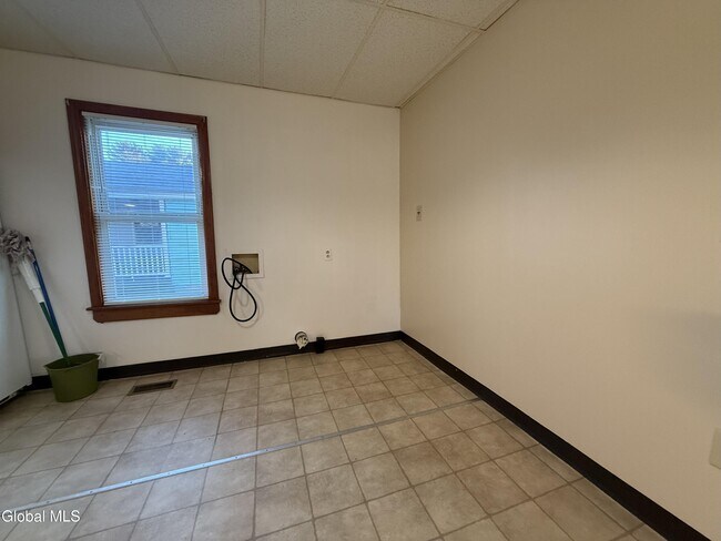 Building Photo - 30 Lexington Ave