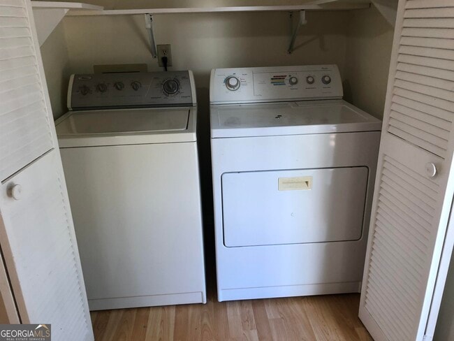 Building Photo - 415 Peabody St