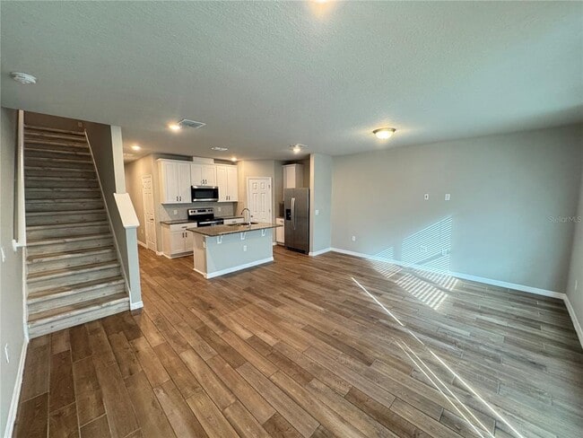 Building Photo - 413 Legacy Lp