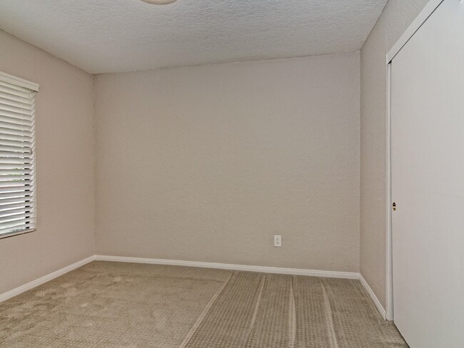 Building Photo - Remodeled Home On Quiet Cul-de-sac