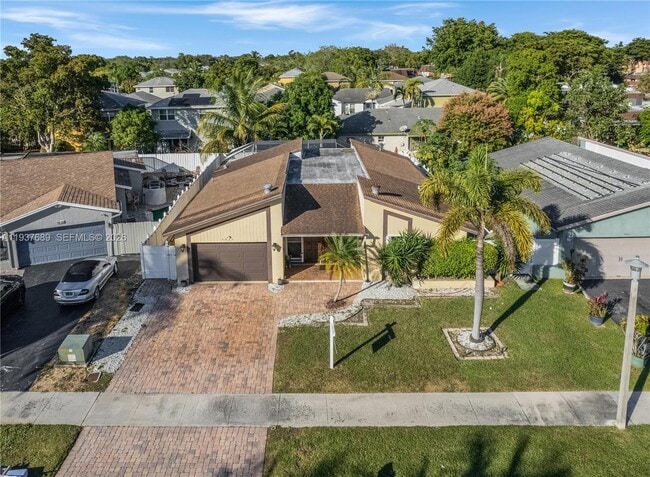 Building Photo - 5821 NW 56th Pl