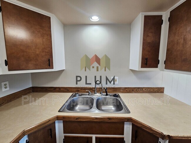 Building Photo - 200 Eddy Ave