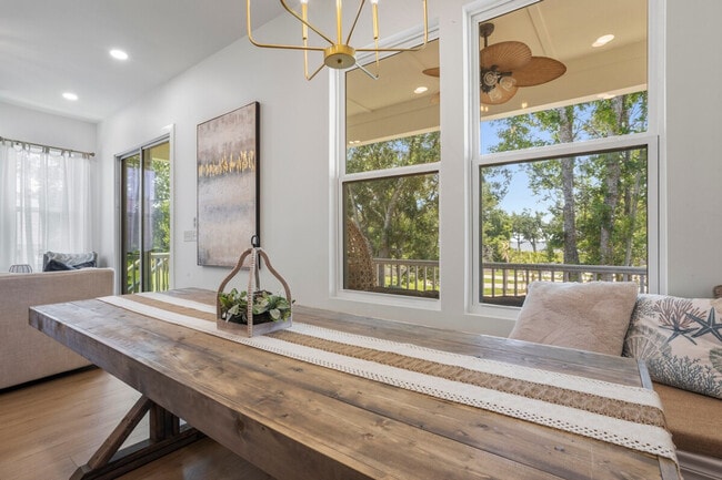 Building Photo - 1472 Georgia Pl