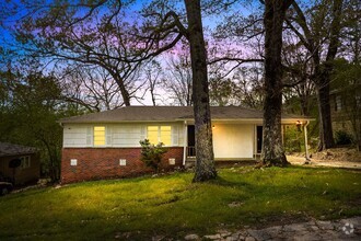 Building Photo - Newly Renovated 3 Bedroom 2 Bath Home Avai...