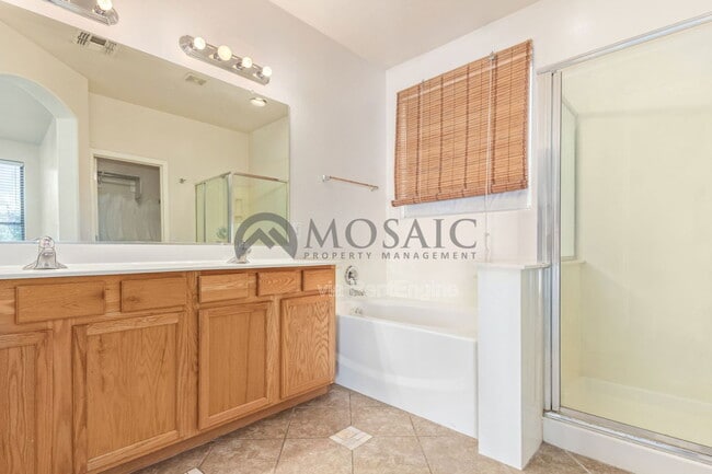 Building Photo - 3018 S 102nd Ln