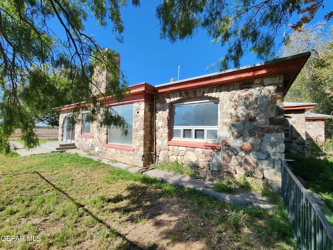 Building Photo - 6643 Westside Dr