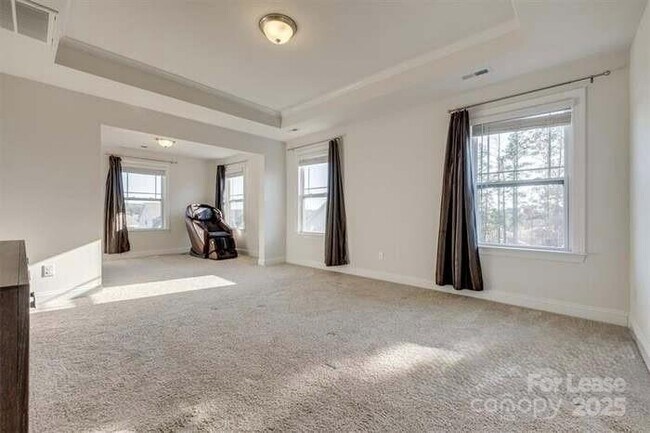 Building Photo - 6299 Artigas Dr
