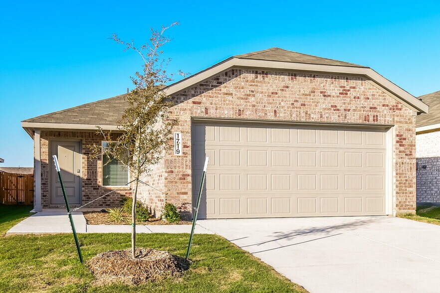 Building Photo - 1719 Crossbill St